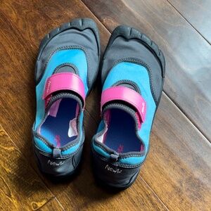 Velcro water shoes black pink blue adventure explore